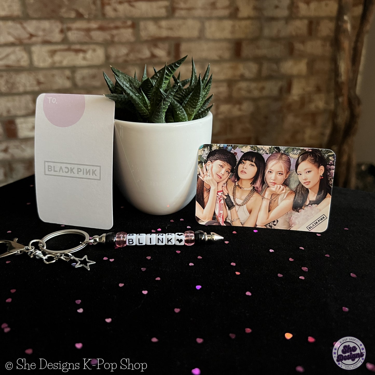 BLACKPINK KEYCHAIN: BLINK BLACK!