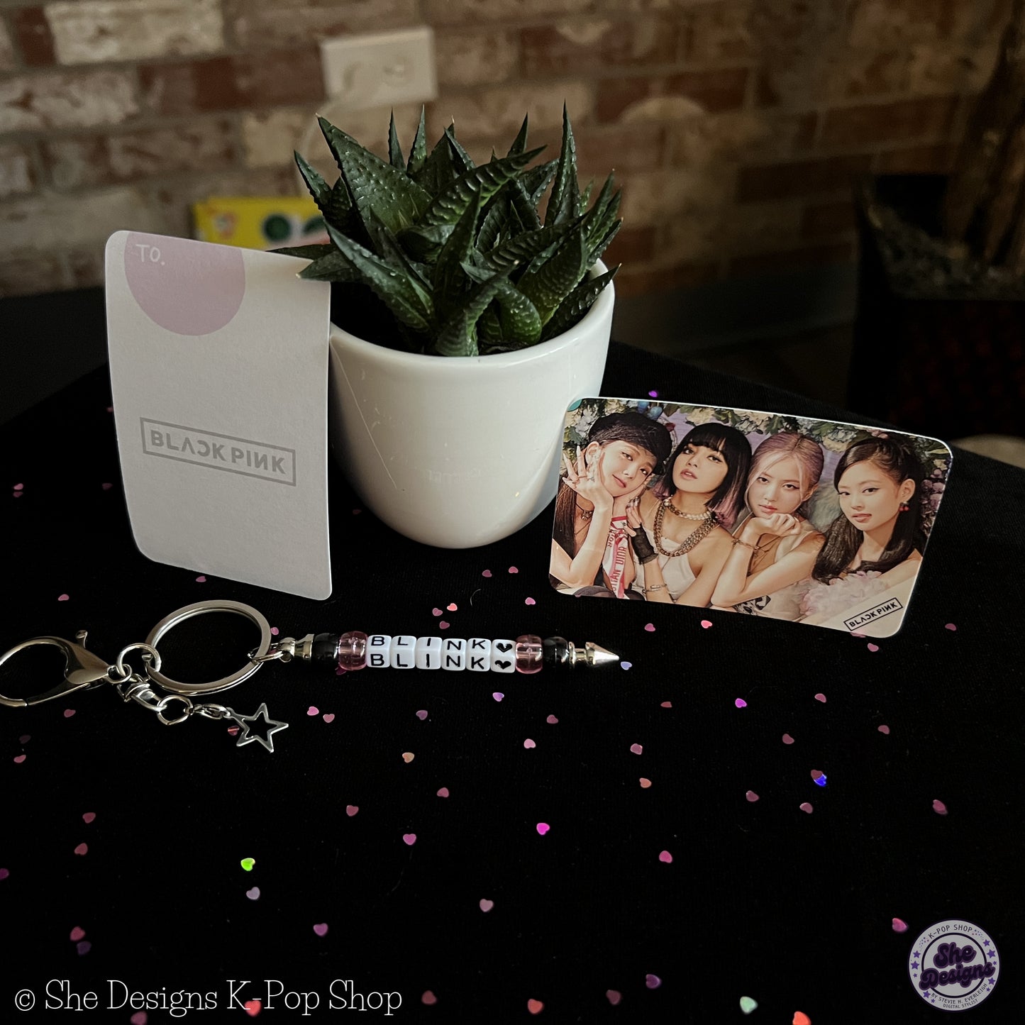 BLACKPINK KEYCHAIN: BLINK BLACK!