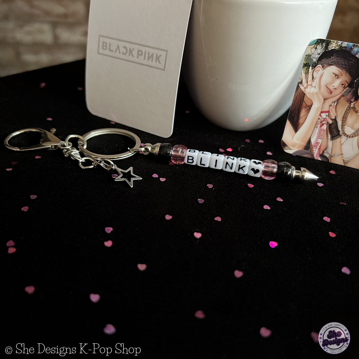 BLACKPINK KEYCHAIN: BLINK BLACK!