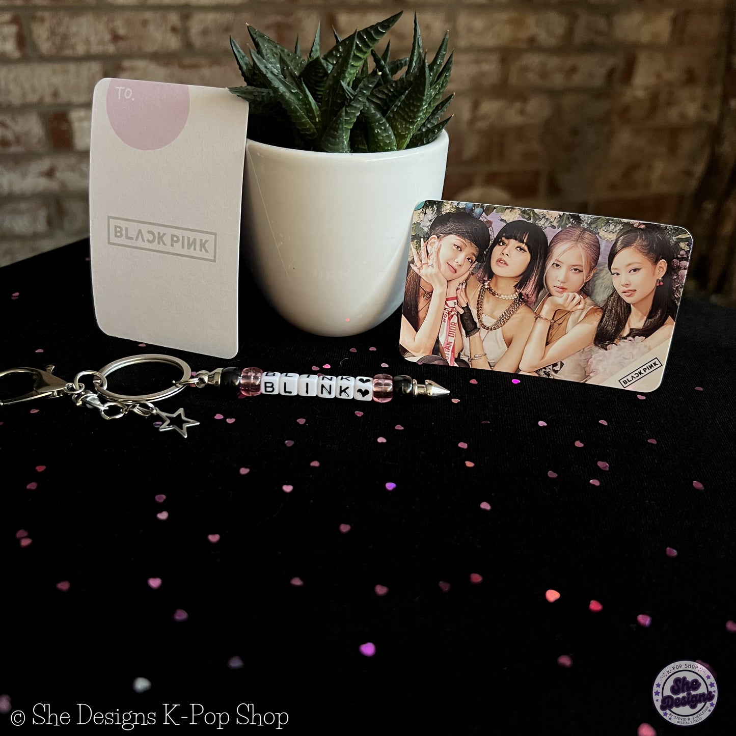 BLACKPINK KEYCHAIN: BLINK BLACK!